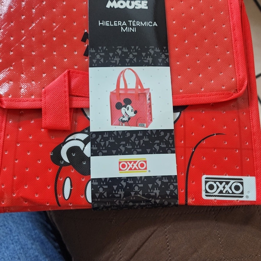 OXXO Disney Mickey Mouse Red Mini Thermal Cooler Bag - Picture 2 of 4
